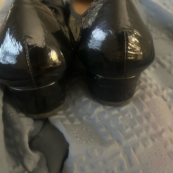 Wonders 7.5 near new/perfect condition ballet heel with flower embellishments - Picture 11 of 13